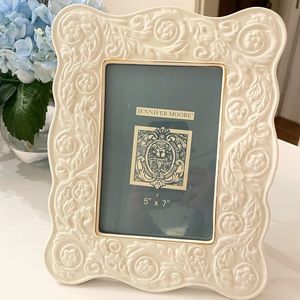 Never used, 5x7” Ivory Jennifer Moore Frame